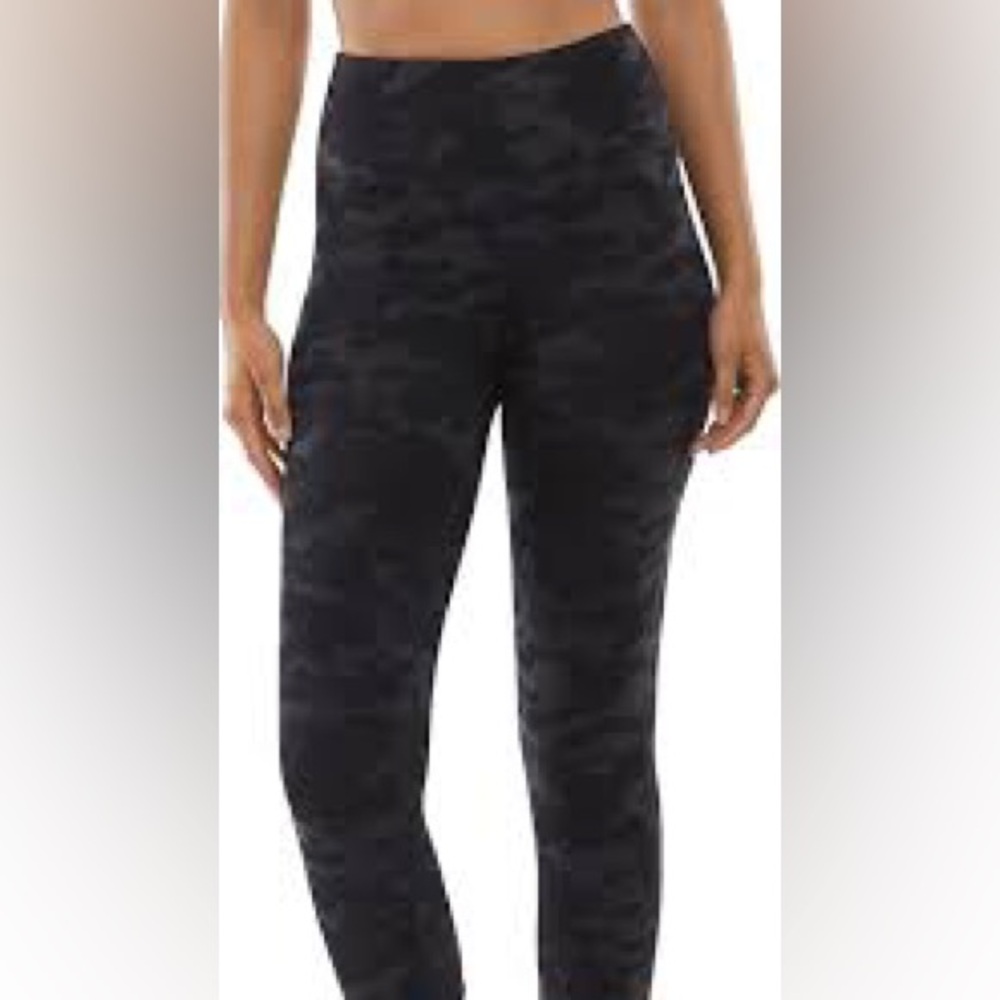 Danskin 🏃‍♀️camo leggings